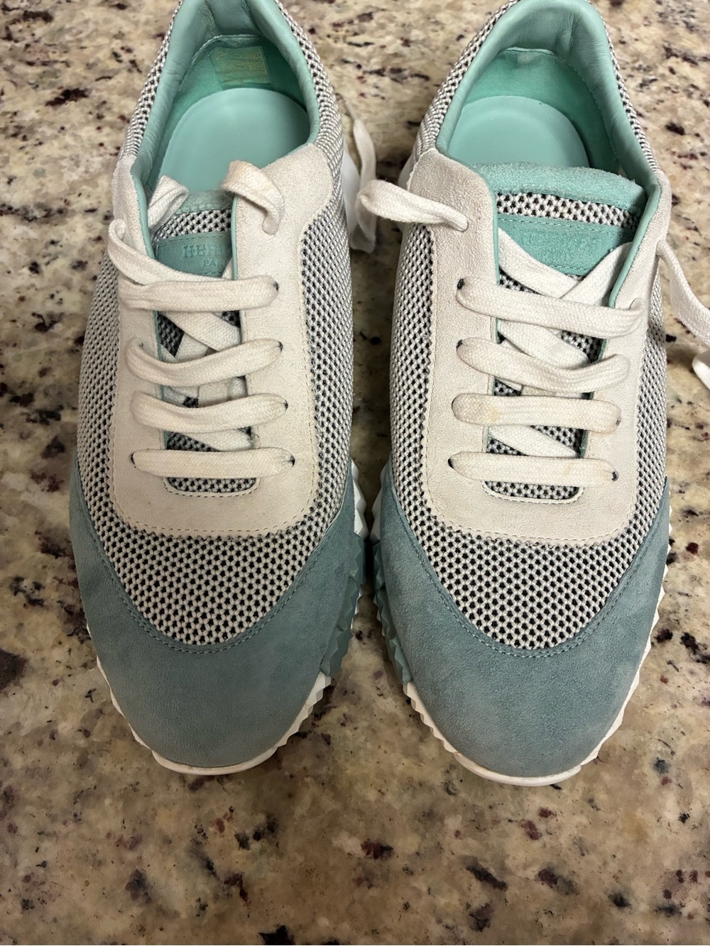 Hermès Women’s Bouncing Sneakers in a green and white Canvas and Suede - Picture 15 of 15